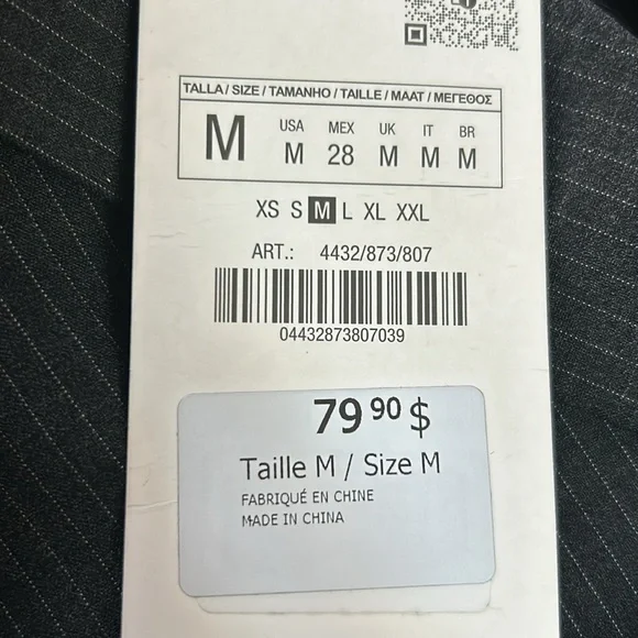 Cropped pin striped blazer - Picture 3 of 6